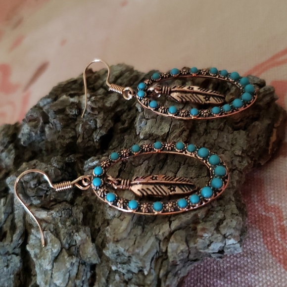 Feather Hoop Earrings. Oval Flower Floral Copper Color Boho Cowgirl Western - Picture 5 of 9